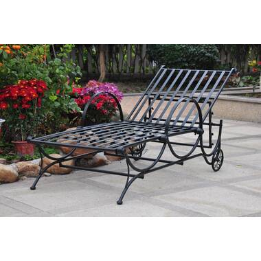 Wrought iron discount chaise lounge chairs